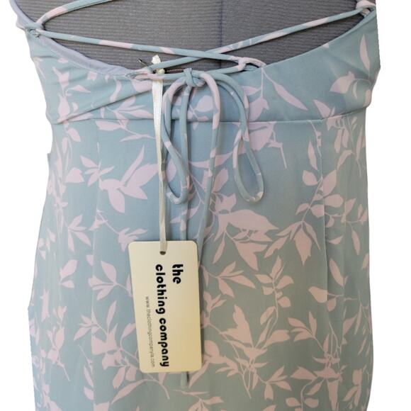 NWT Ruffle Wrap Front Dress with Floral Print Size Small - Picture 4 of 10